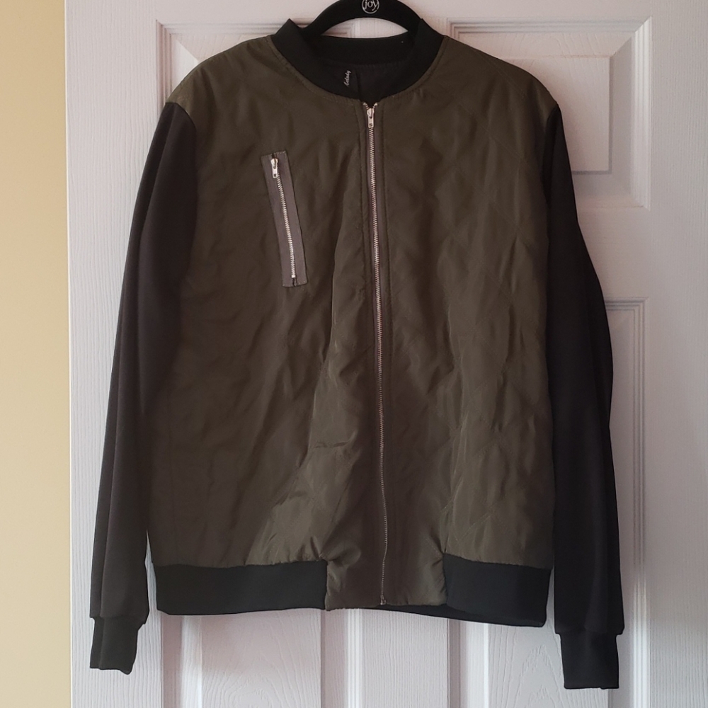 Mindy Mae's Market Quilted Bomber Jacket. NWOT.